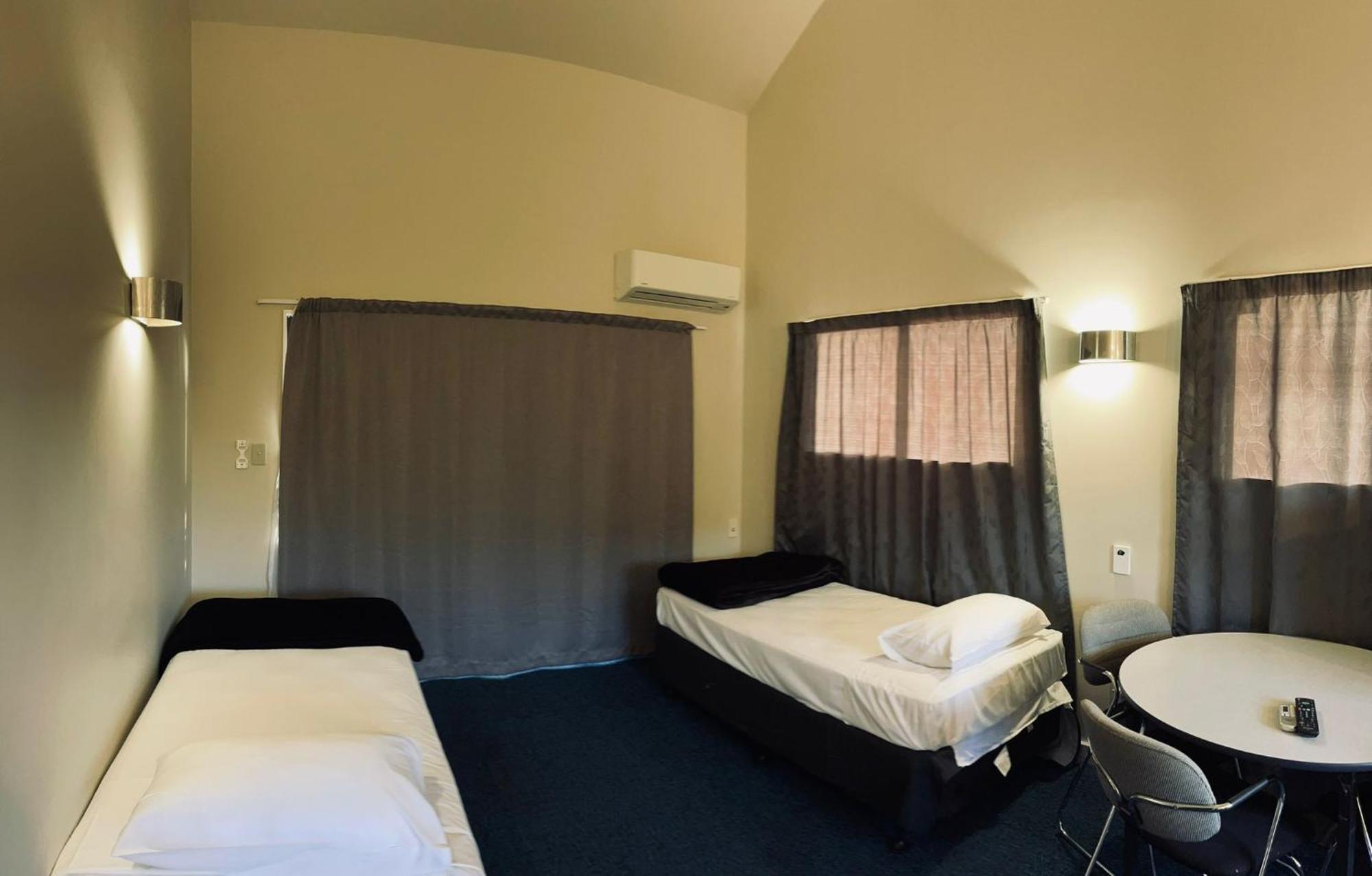 เรย์แลนด์ เอบซัม โฮเมล Motel โอ๊คแลนด์ ภายนอก รูปภาพ